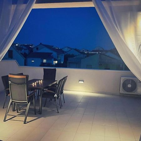 شقة Olive Oasis Penthouse With Jacuzzi زادار المظهر الخارجي الصورة