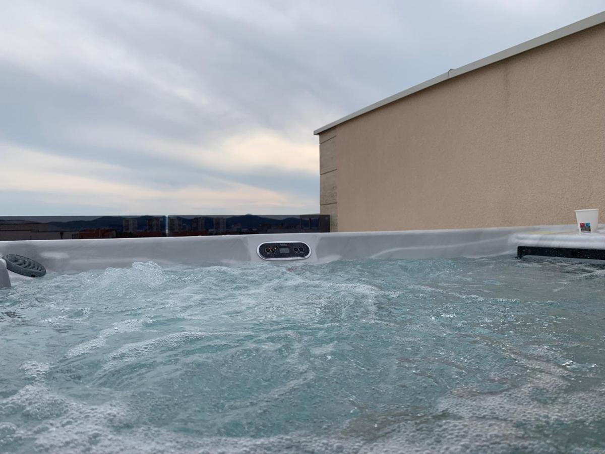 شقة Olive Oasis Penthouse With Jacuzzi زادار المظهر الخارجي الصورة