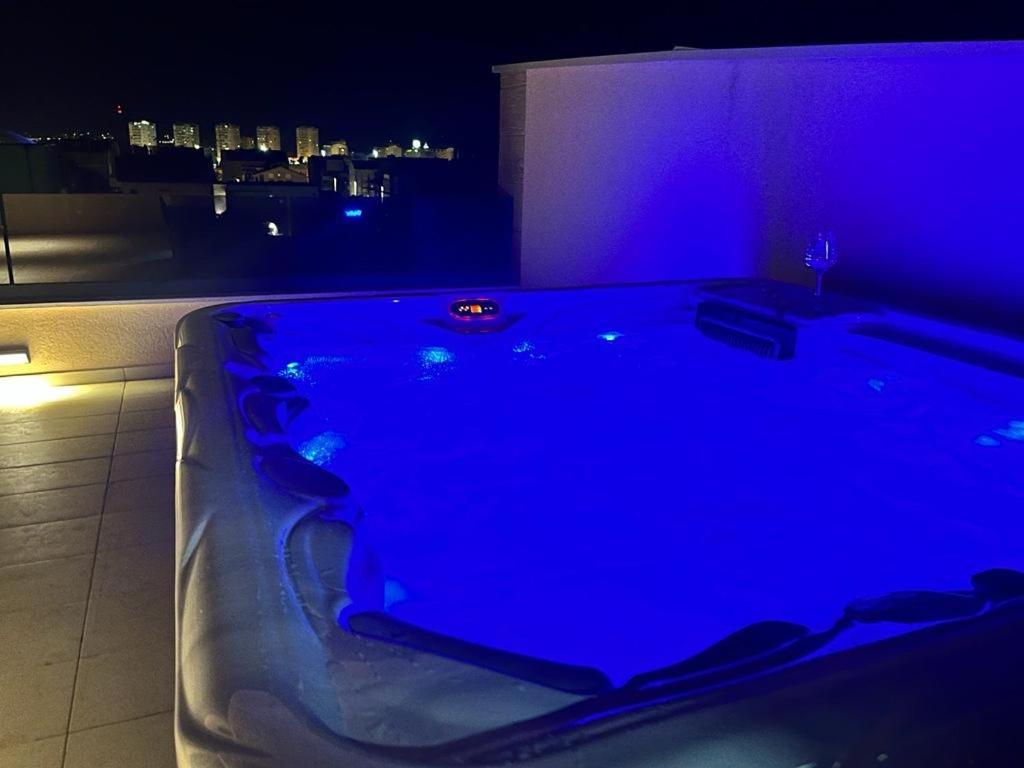 شقة Olive Oasis Penthouse With Jacuzzi زادار المظهر الخارجي الصورة