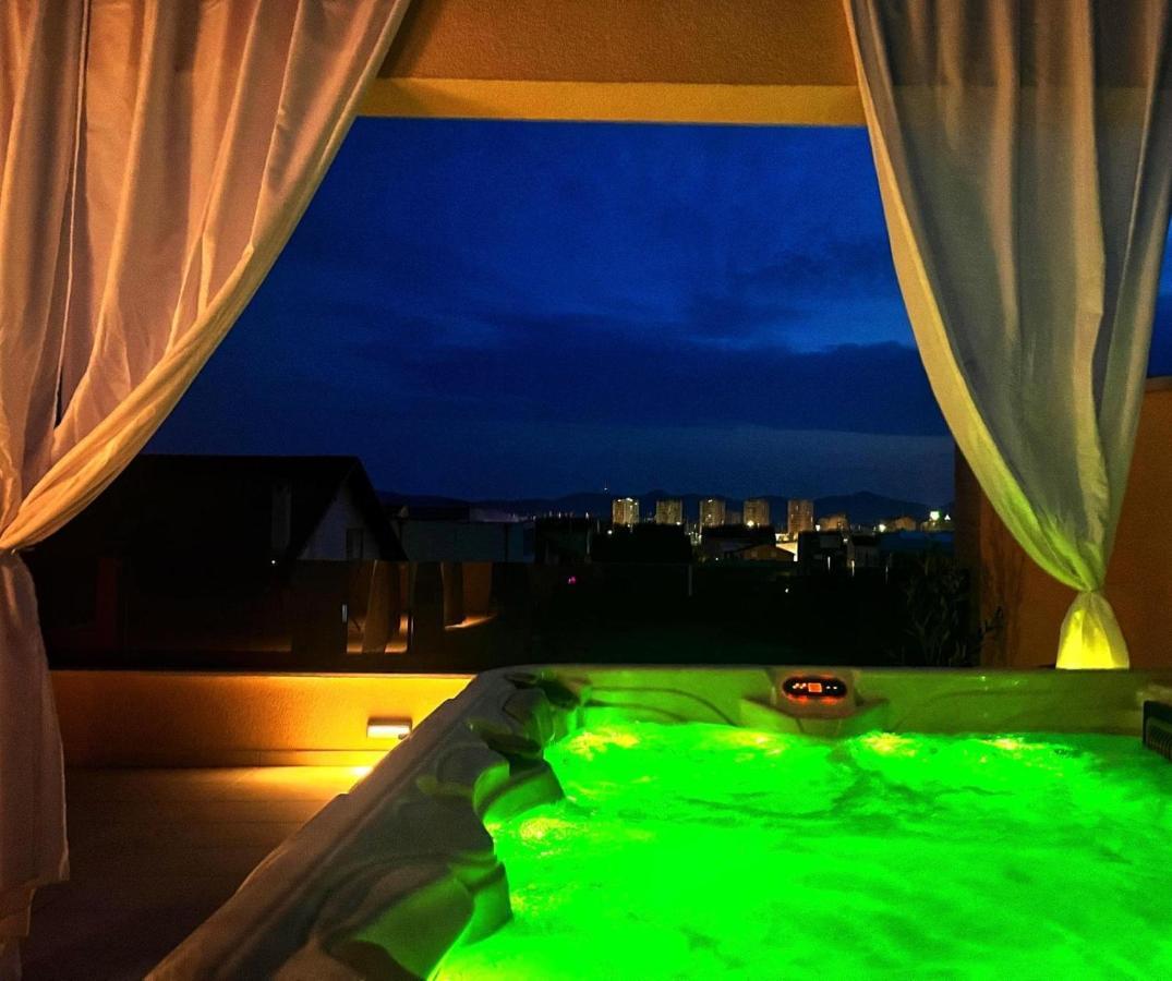 شقة Olive Oasis Penthouse With Jacuzzi زادار المظهر الخارجي الصورة
